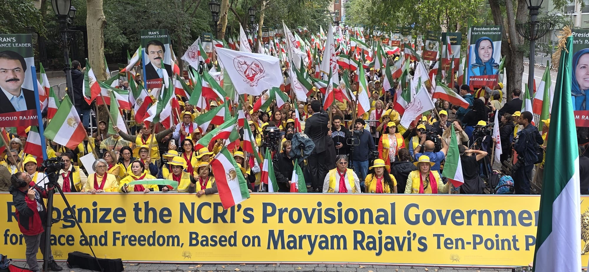 Demonstrators protest Iranian regime outside United Nations headquarters - News Directory 3
