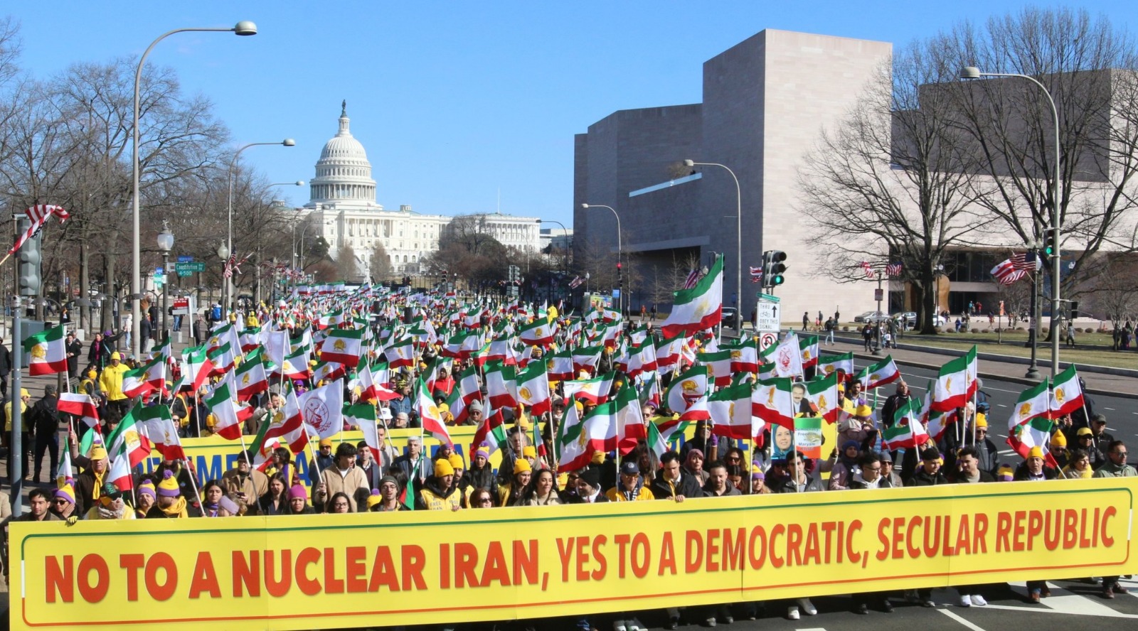 Thousands of Iranians March i Washington, DC to Show Support for the NCRI, Maryam Rajavi