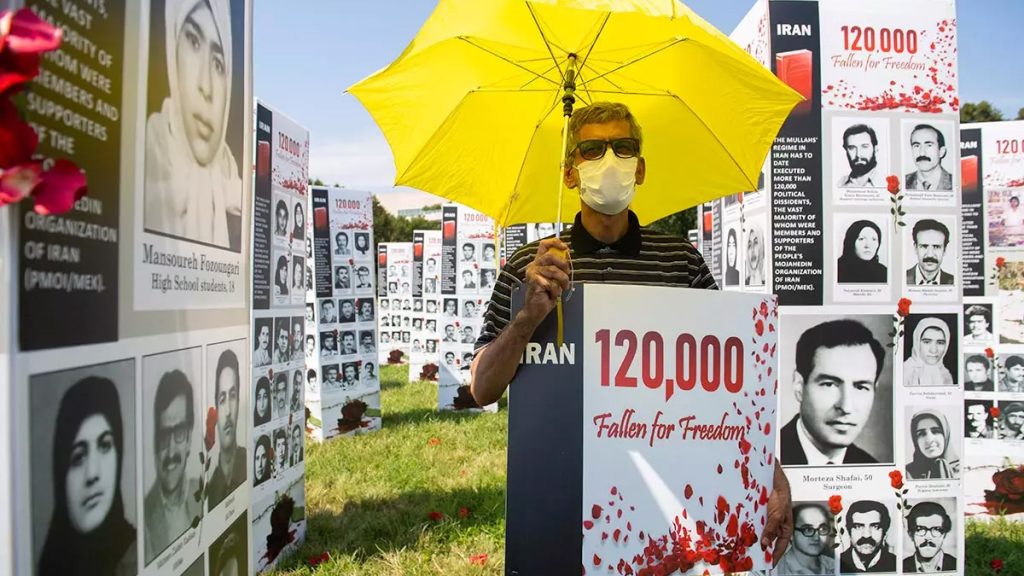 Photo exhibit MEK sacrifices