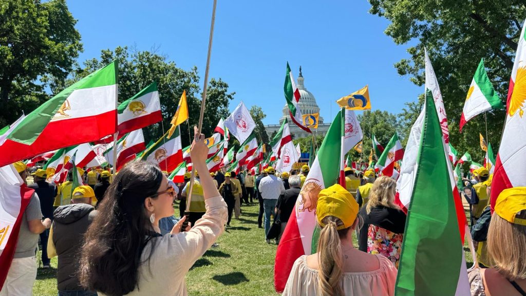 Thousands march outside Congress, endorsing the NCRI’s Ten-Point Plan for a free and democratic Iran